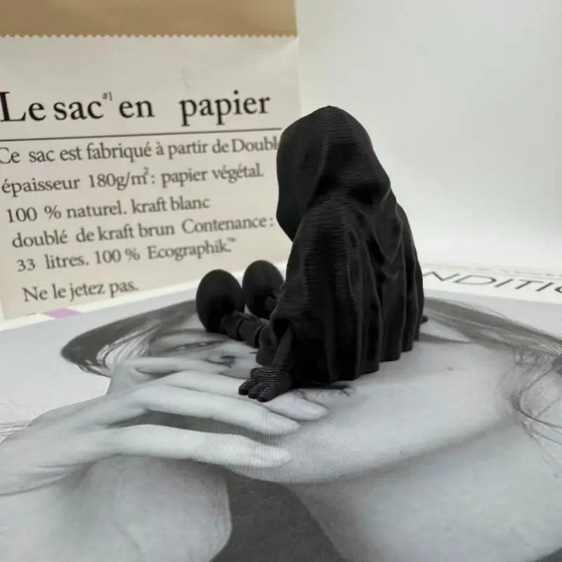 Ghost Statue Ornament Faceless 3D Printed Gothic Death Home Decoration Qme