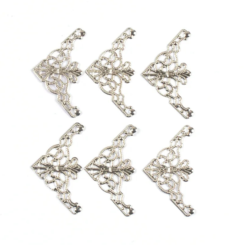 20Pcs 3 Color Antique Corner Protector Filigree Wraps Metal Crafts Box Connectors For Jewelry Findings Scrapbook DIY Home Decor Qme Silver
