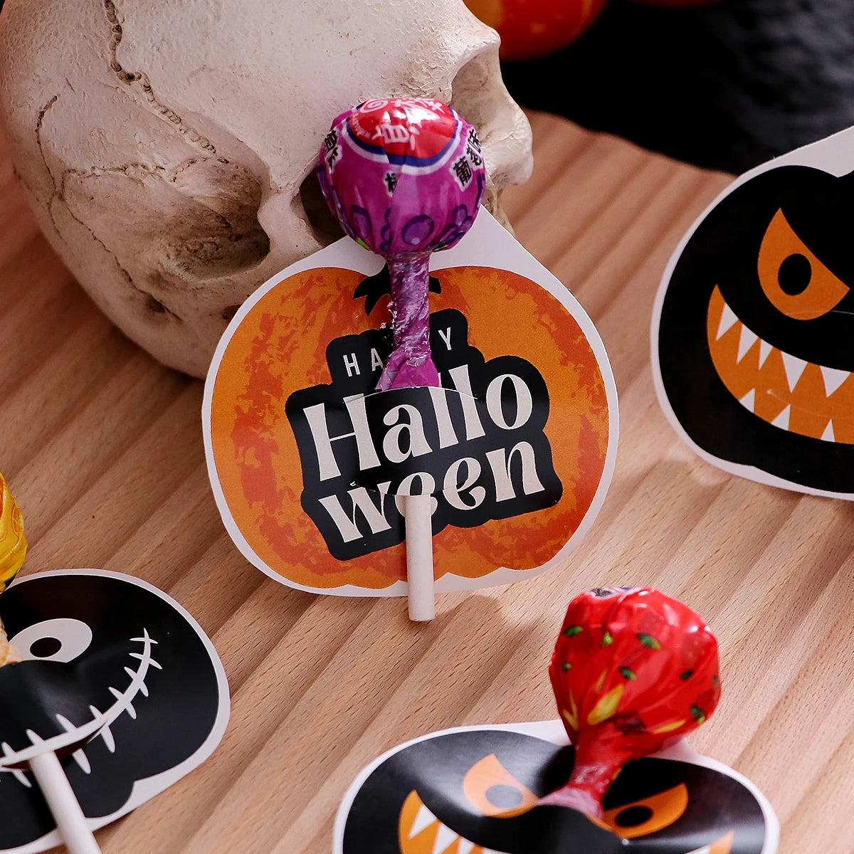 Pack of 30 Halloween Lollipop Cards: Fun Halloween Candy Cards for Kids, Featuring 6 Different Pumpkin Designs to Celebrate Halloween Qme