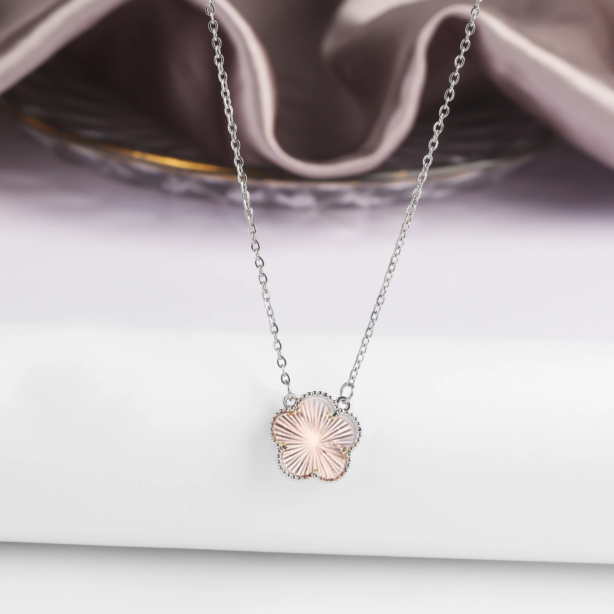 Gold/Silver Classic Natural Stone Five Leaf Flower Necklace Fashion Women Flower Jewelry Necklace For Daily Wear Free Shipping Qme 17