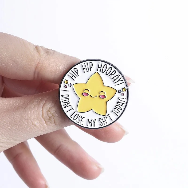 Cute Golden Star Metal Enamel Brooch Shiny Pentagram Lapel Pin Minimalist Fashion Accessories for Backpack Clothes Hat Bag Decor Qme