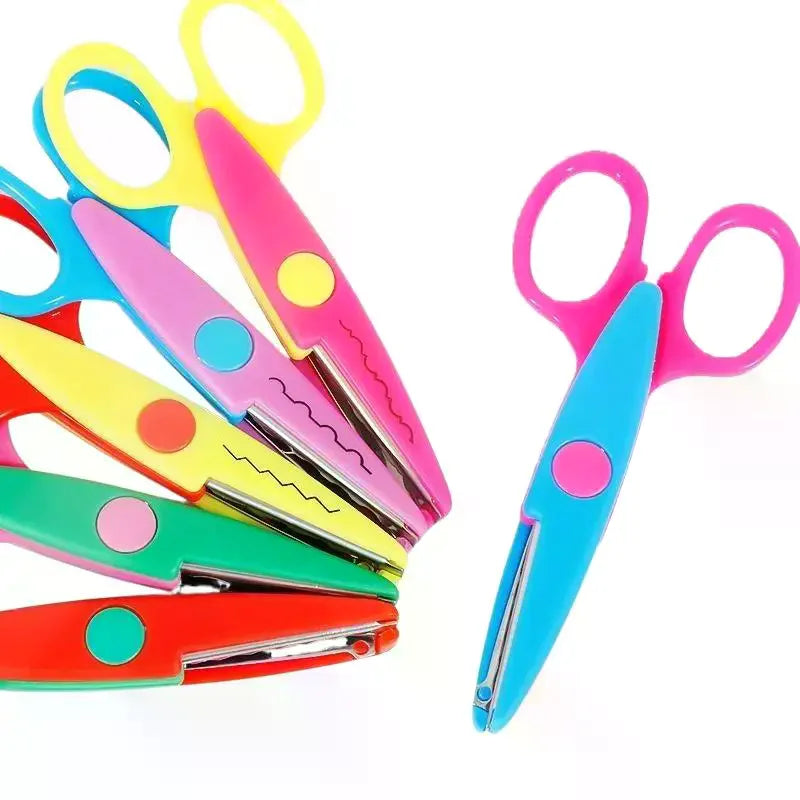 Student DIY Color Album Decorative Lace Scissors Comfortable Hand Paper Cuttings Art Safety Scissors Qme