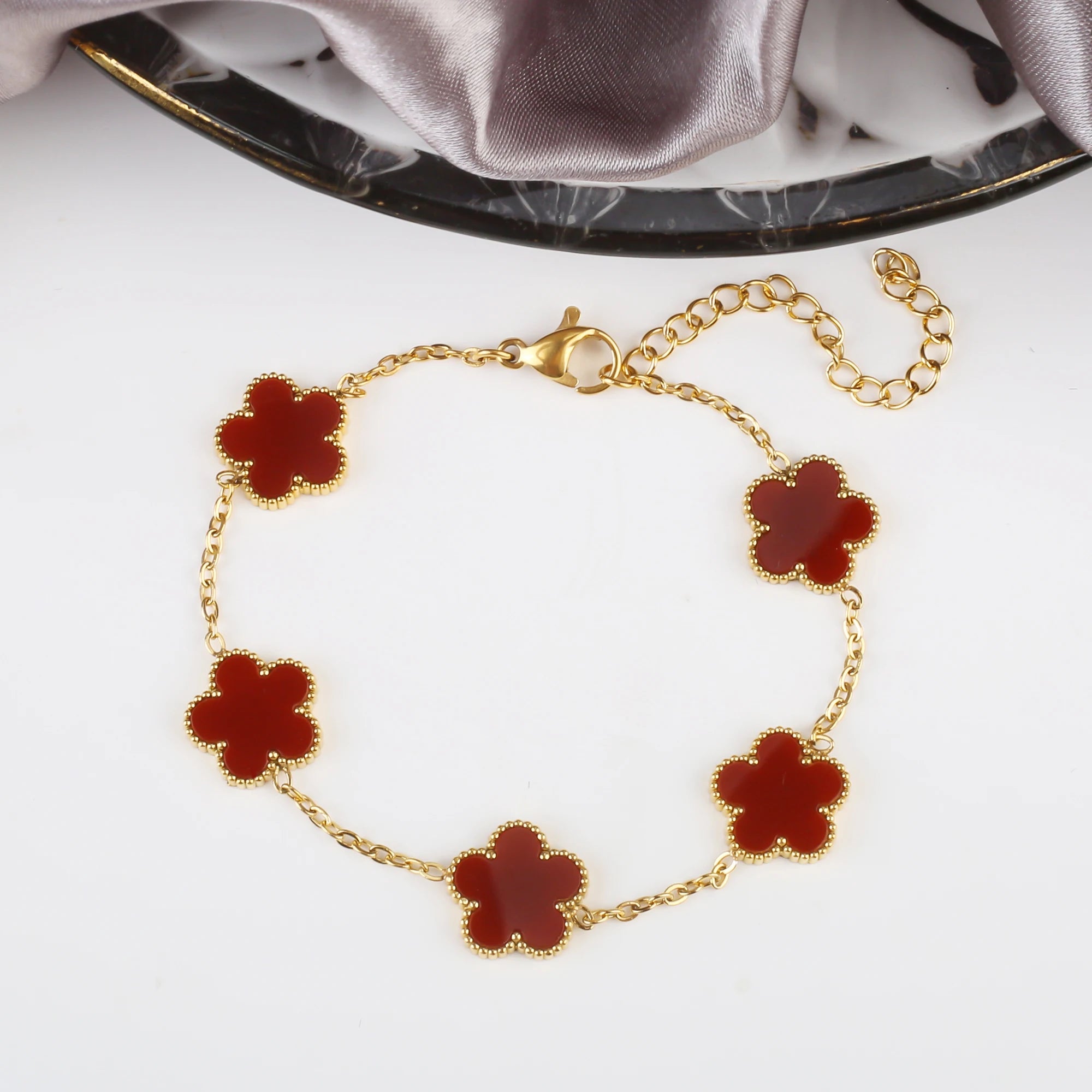 Classic Stainless Steel Five Leaf Flower Set Bracelet Necklace Earrings Luxury for Woman Party Daily Wear Jewelry Free Shipping Qme Red Bracelet