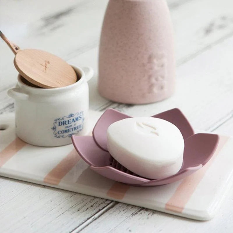 Creative Silicone Lotus Soap Holder Bathroom Soap Drain Box Non Perforated Lotus Shaped Soap Box Kitchen Soap Sponge Drain Box Qme