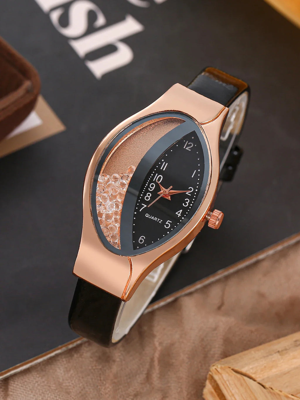Serpentine belt inlaid with diamonds, fashionable women's watch, half water diamond, rolling ball, quicksand quartz watch Qme