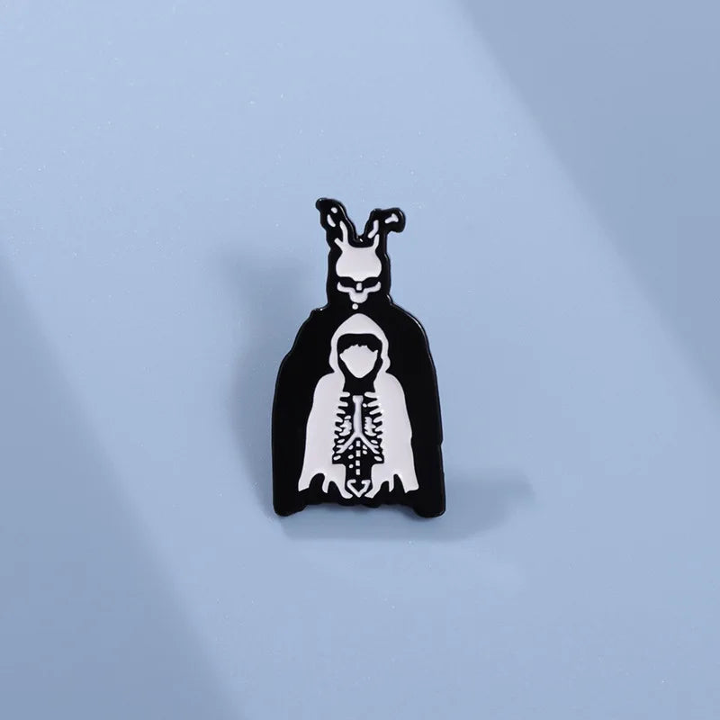 Horror Movies Mysterious Figure Brooch Enamel Pin Cartoon Thriller Film Brooches Lapel Backpack Badge Halloween Jewelry Gift Pin Qme