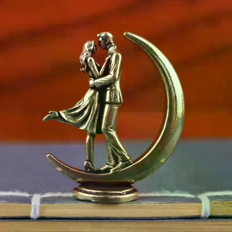 Brass Couple Hugging Figure Home Decor Statue Modern Art Couple Embracing Figurine Lover Ornament Home Decoration Qme