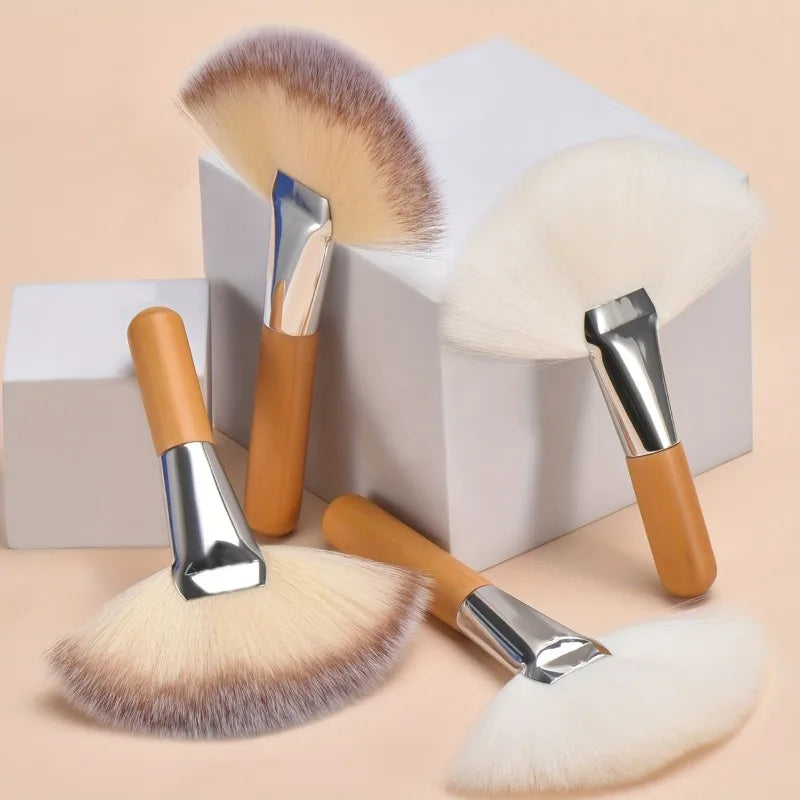Professional Makeup Brushes Large Fan Brush Wooden Handle Designed Qme