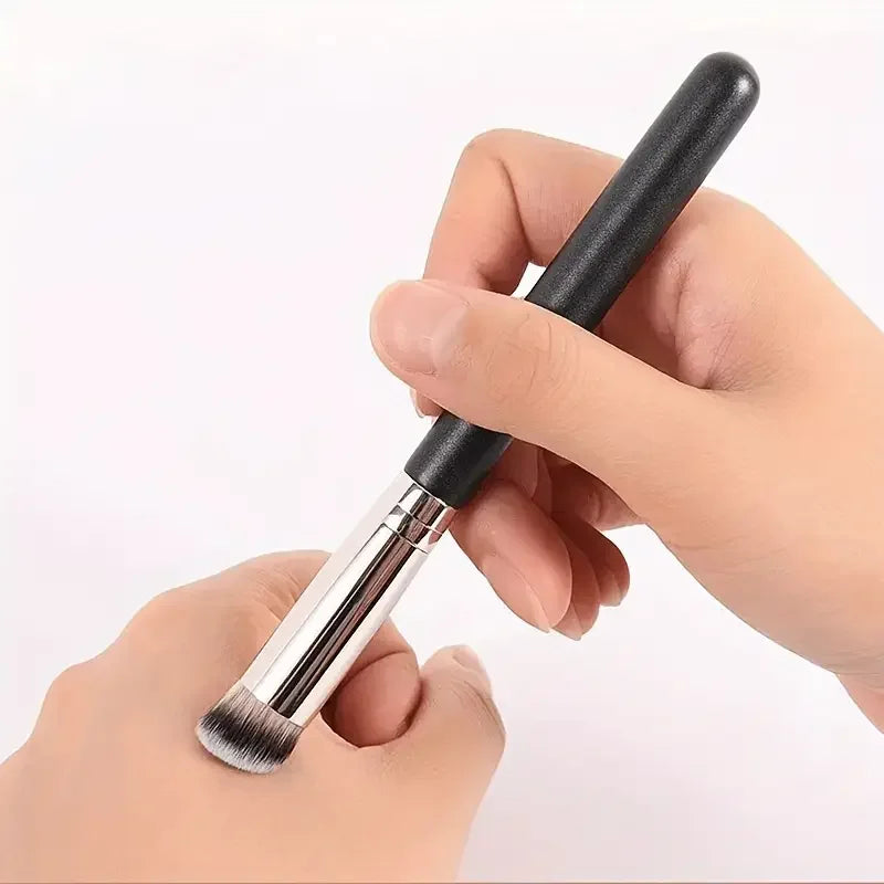 Foundation concealer brush, nose contour blush brush, perfect dense makeup brush for the eyes, ideal gifts & convenient travel Qme