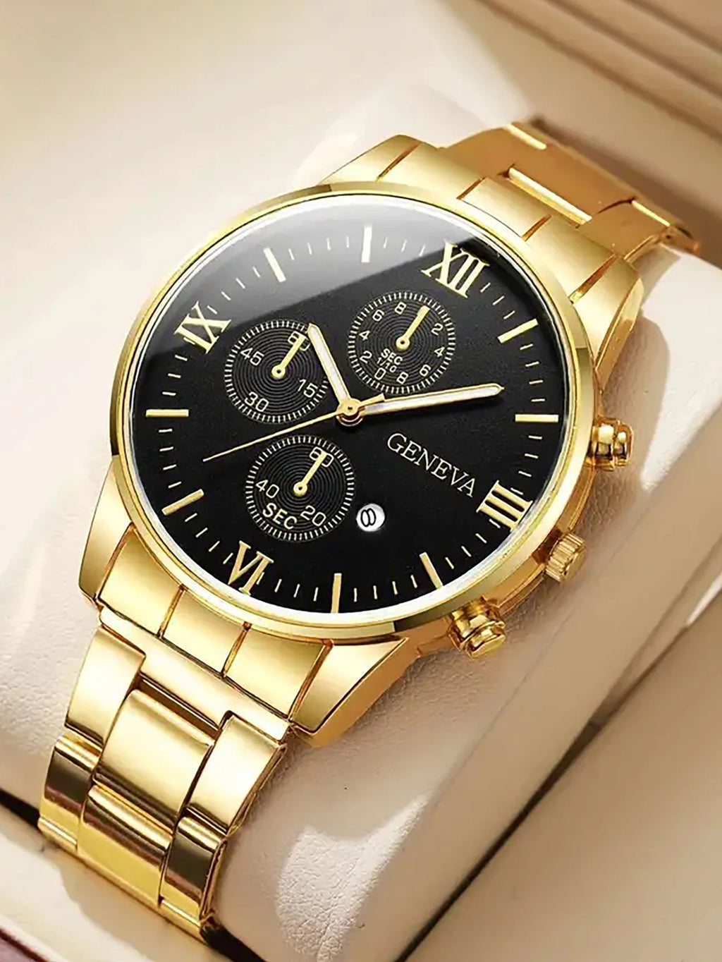 A men's quartz watch paired with a bracelet, necklace and ring. Suitable as a birthday gift. Does not include the box. Qme