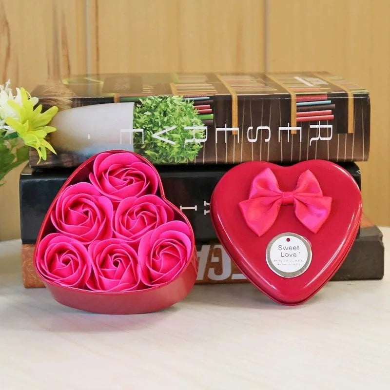 6Pcs Heart-shaped Rose Gift Box Simulated Rose Soap Flower Mother's Day Rose Gift Box Valentine's Day Rose Gift Wedding Souvenir Qme Rose