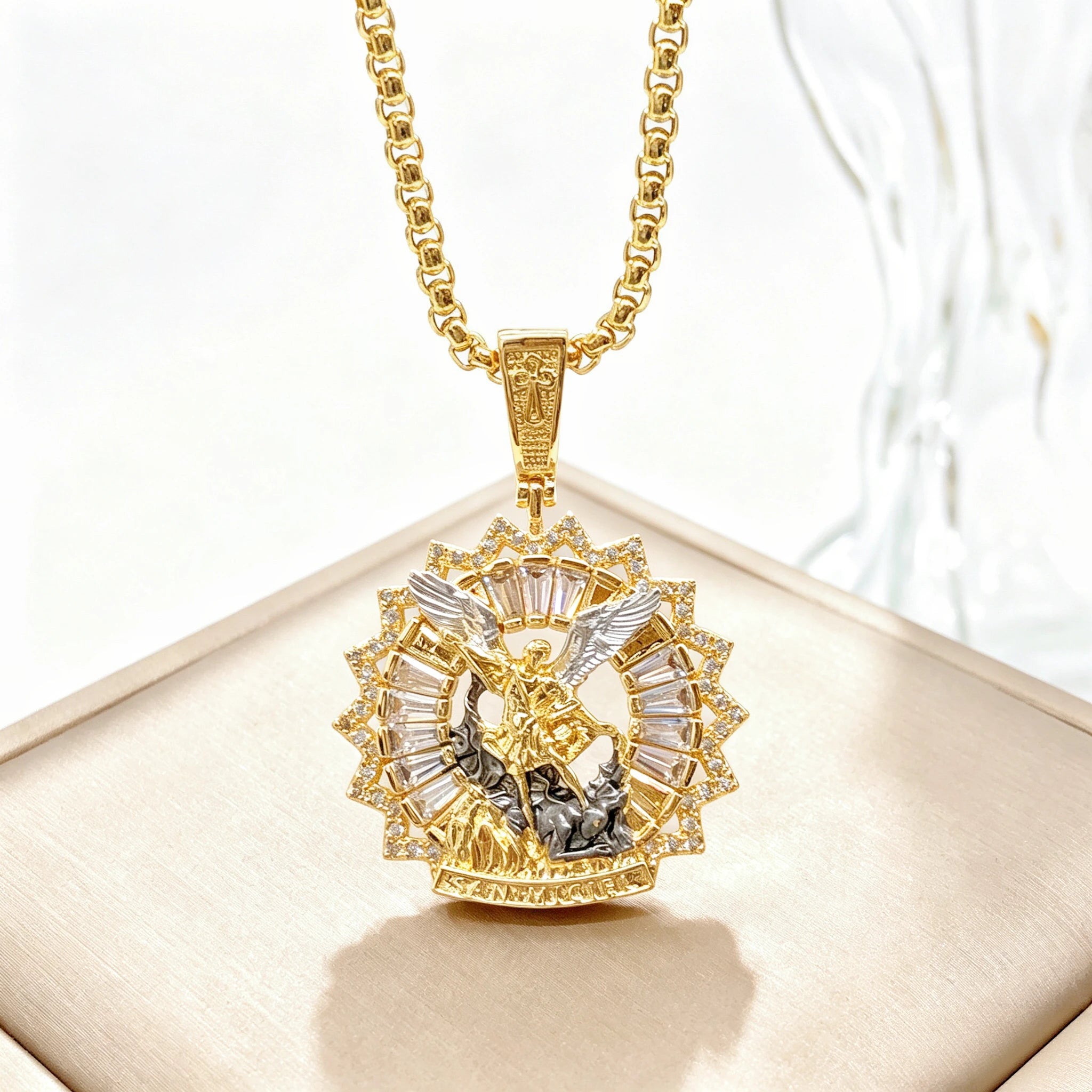 Classic Gold/Rose Gold St. Michael Archangel CZ Medallion Stainless Steel Necklace for Men Women Party Religious Jewelry New Qme 5 60cm