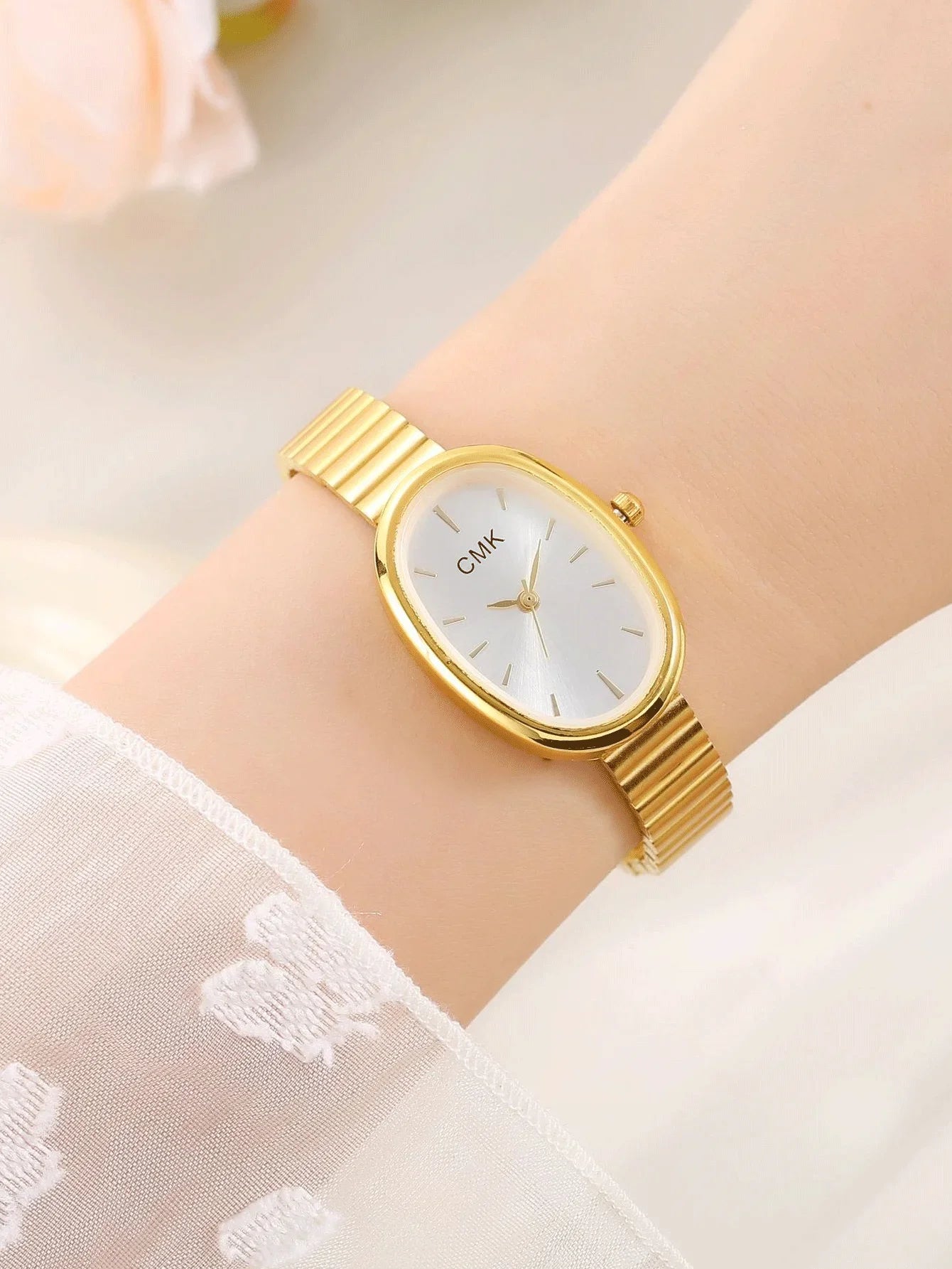 2pcs Elliptical quartz watch for women, light luxury, casual, niche, business trend, women's watch Qme