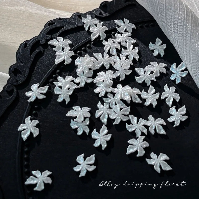 Sparkling White 5 Petal Flower Nail Charms, 3D Resin Small Flat Back Daisy Nail Art Decorations, Bling DIY Manicure Rhinestones Qme