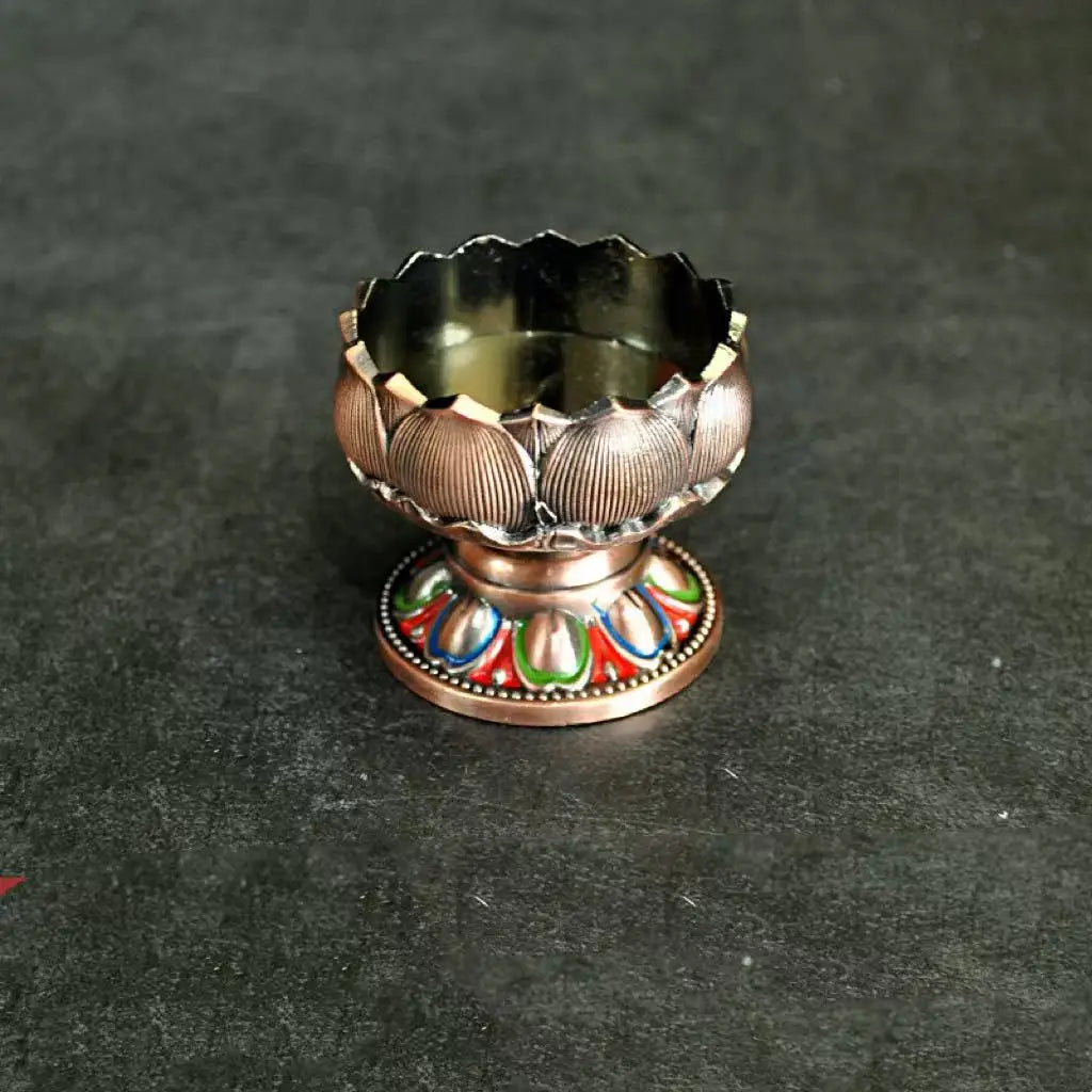 Retro Bronze Floral Candlestick Classic Religious Butter Oil Rack Qme red M 1Pc