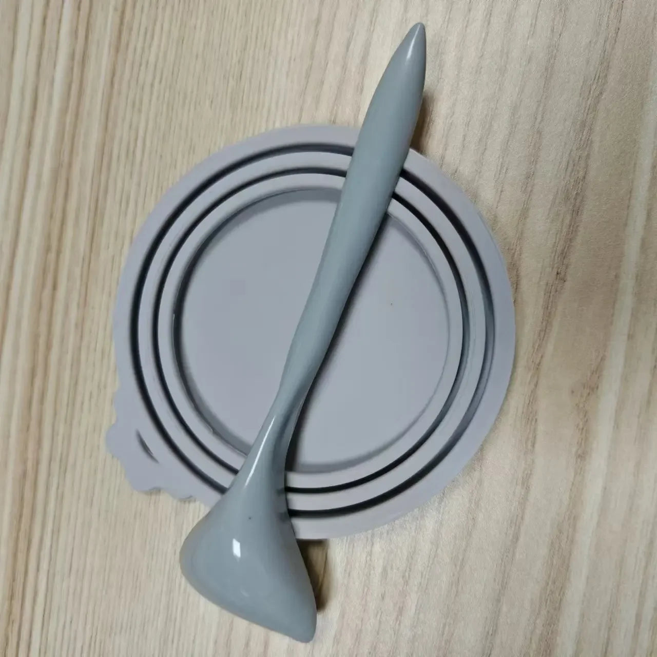 2pcs/set Reusable Pet Food Can Cover and Spoon Portable Dogs Cat Storage Tin Cap Lid Seal Cover Health Pet Supplies Pet Lids Can Qme GRAY