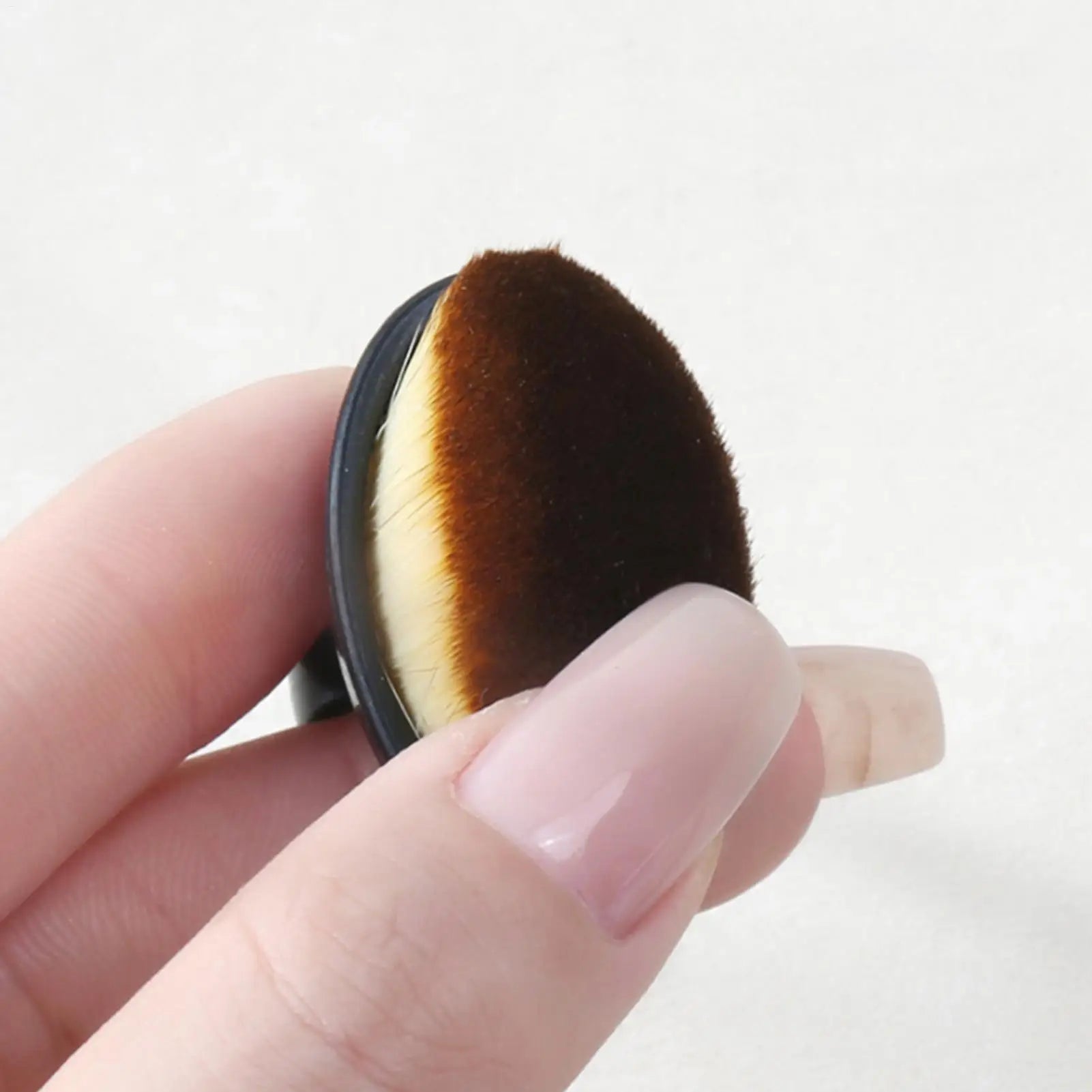Finger Ring Cleaning Brush Finger Ring Nail Dust Brush for Nail and Toenail Soft Manicure Duster Tools for Home Salon Indoor Qme