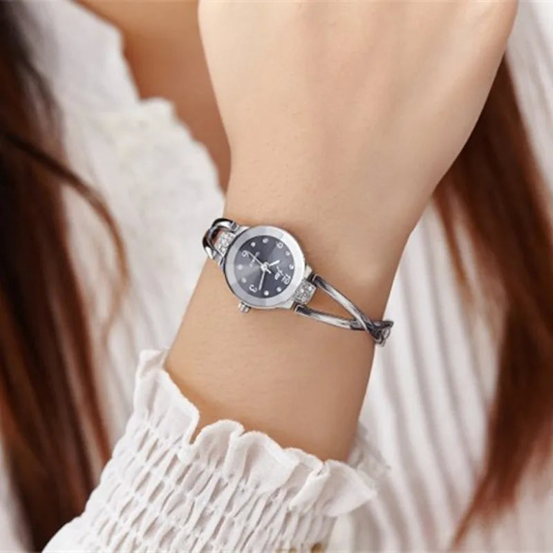HOT sale Luxury Simple Small Round Dial 3 colour Ladies Womens Watches 2018 Top Brand Casual Quartz Watch Relogio Feminino clock Qme