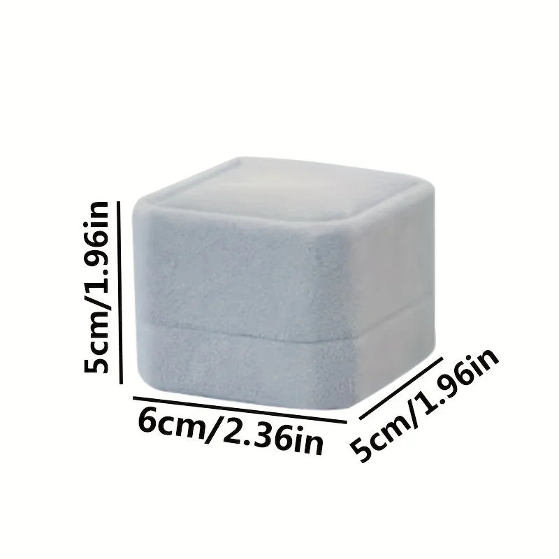 1 household jewelry velvet storage box Qme