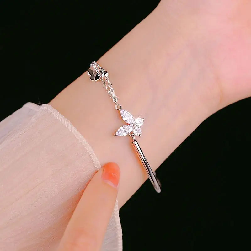 Exquisite New Fairy Sparkling Butterfly Tassel Bracelet Elegant Women Silver Color Chain Valentines Day Layering Gift Jewelry Qme Silver Plated WHITE