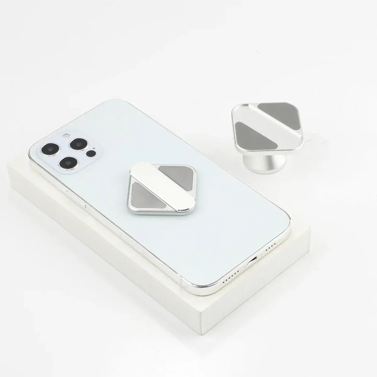 Magnetic Portable Car Phone Holder Stand In Car for IPhone Magnet Mount Cellphone Support Telephone Holders Qme silver