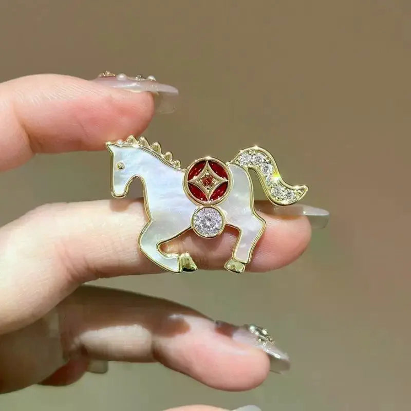 Cute Red Dripping Oil Zodiac Pony Brooches Versatile Animals Horse Corsage Pins Clothing Accessories New Year's Day Gifts Qme