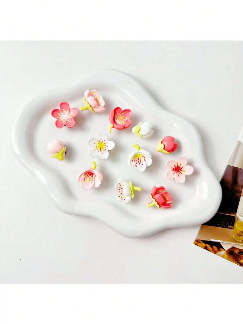 Fashion Pink Flower Cartoon Shoe Decoration Charms Detachable Plastic Qme