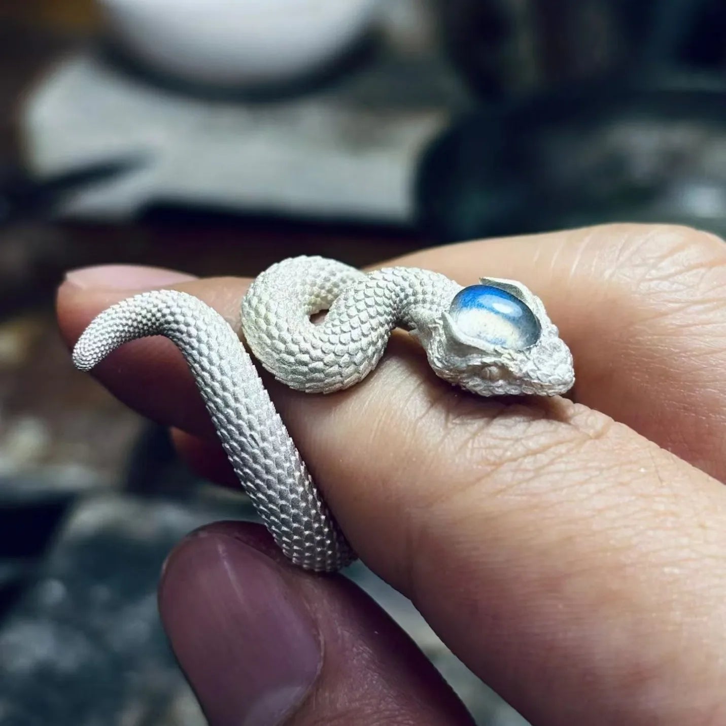 Original Design Light Luxury Snake Opening Ring for Men and Women Simple Retro Fashion Snake Ring Wholesale Qme