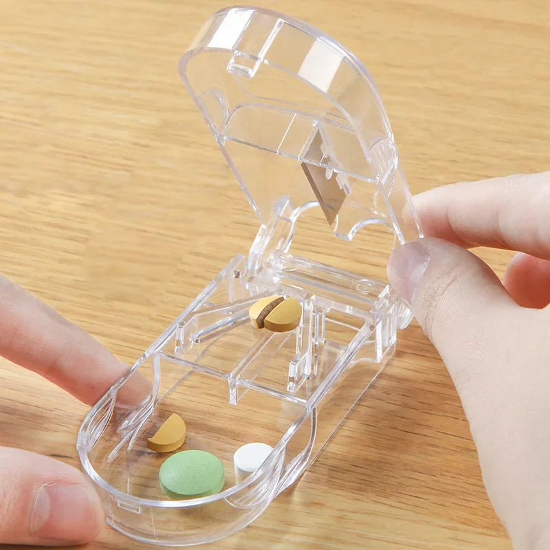 One Compact And Portable Pill Organizer Featuring a Built-In Splitter, Design, And Comes with an OPP Bag. Qme