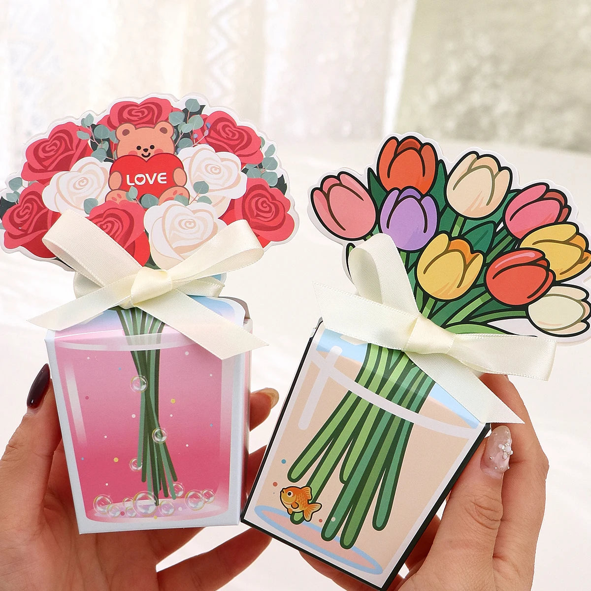 10 Creative 3D Tulip Bouquet Gift Boxes, Romantic Rose Teddy Bear Bouquet Gift Boxes, Hand-Painted Transparent Vases Decorated with Fish-Shaped Patterns, Paired with Off-White Satin Ribbon Bows, Holiday Party Tabletop Decorat Qme