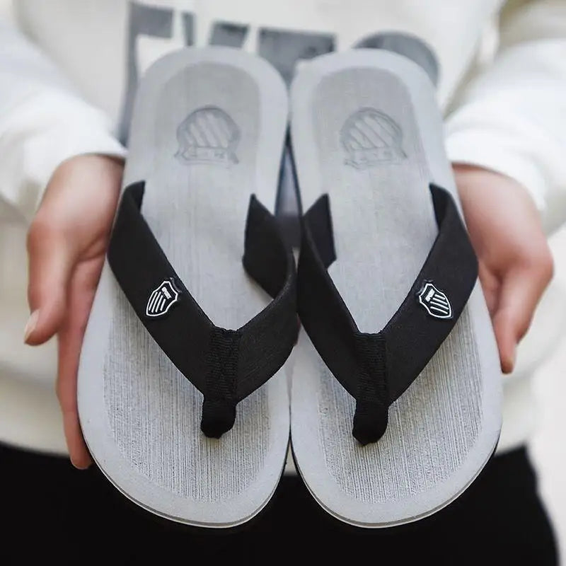 Hot High Quality Men Beach Shoes Summer Casual Flat Slippers Male Indoor Bathroom Anti-Slip Flip Flops Man Flip-Flops Men Sandal Qme