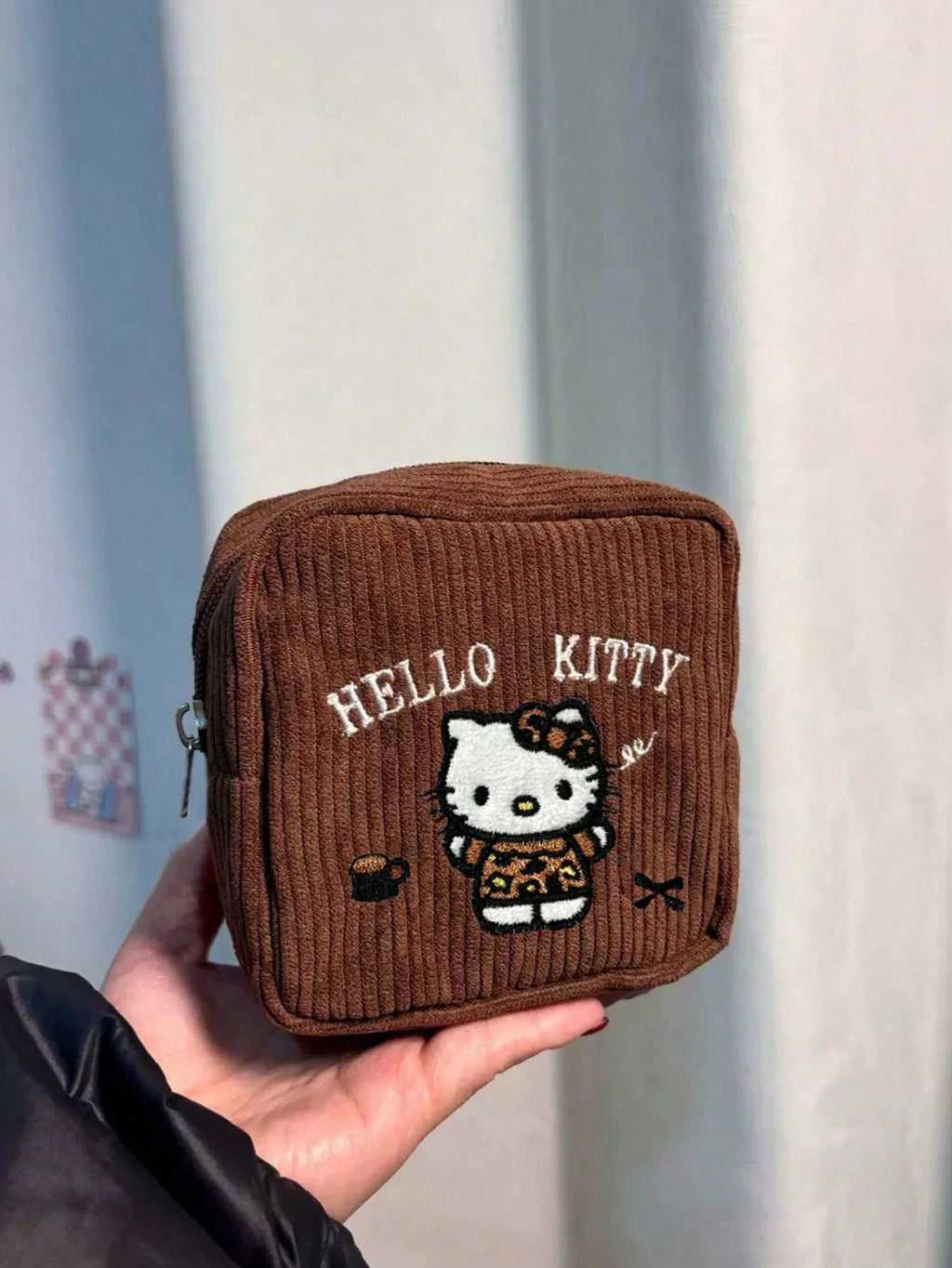Sanrio Hello Kitty Pattern Makeup Bag Chestnut Embroidery Fashionable Qme Brown S