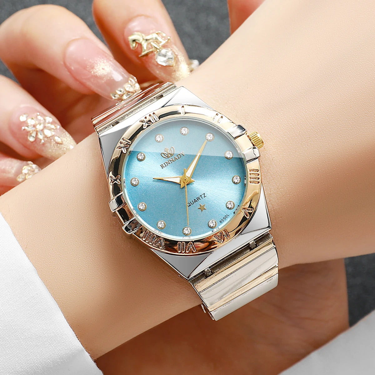 Elegant Women Two Tone Metal Band Quartz Watch Rhinestone Decor Light Blue Dial Casual Ladies Wrist Watch Gift Qme