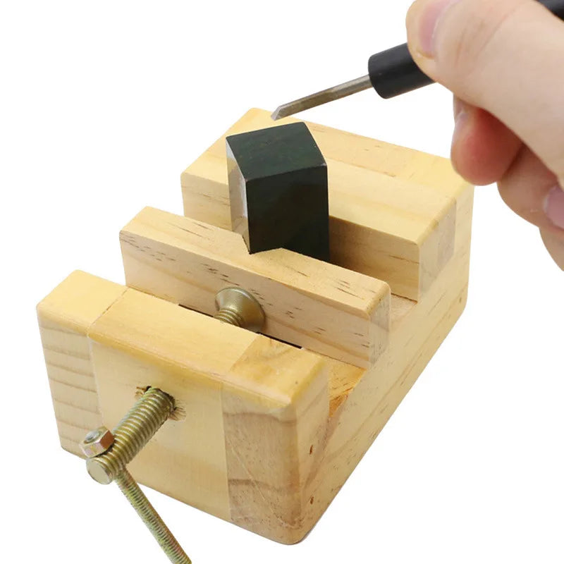 Carving Bed Engraving Tool For Seal Stamp Fixing And Small Craft Holding Durable Engraving Clamp For Woodcarving And Handycraft Qme