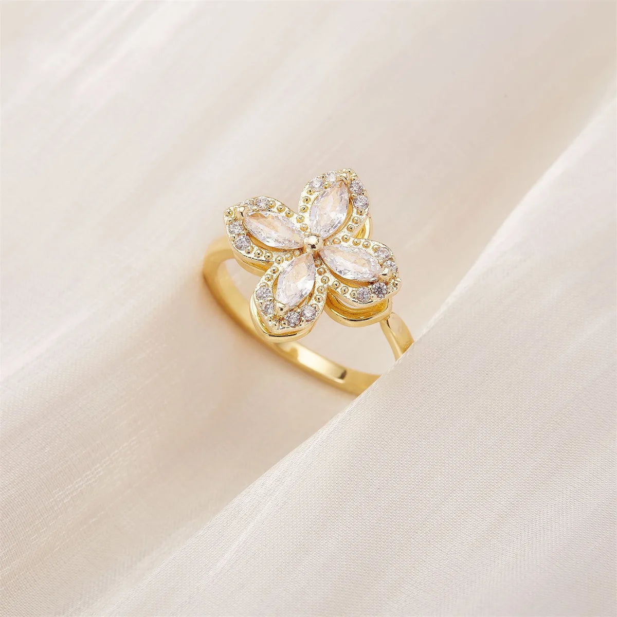 Fidget Spinner Ring Anxiety for Women Multiple Crystal Flower Eye Butterfly Animal Ring Rotate Anti Stress Wedding Jewerly Qme
