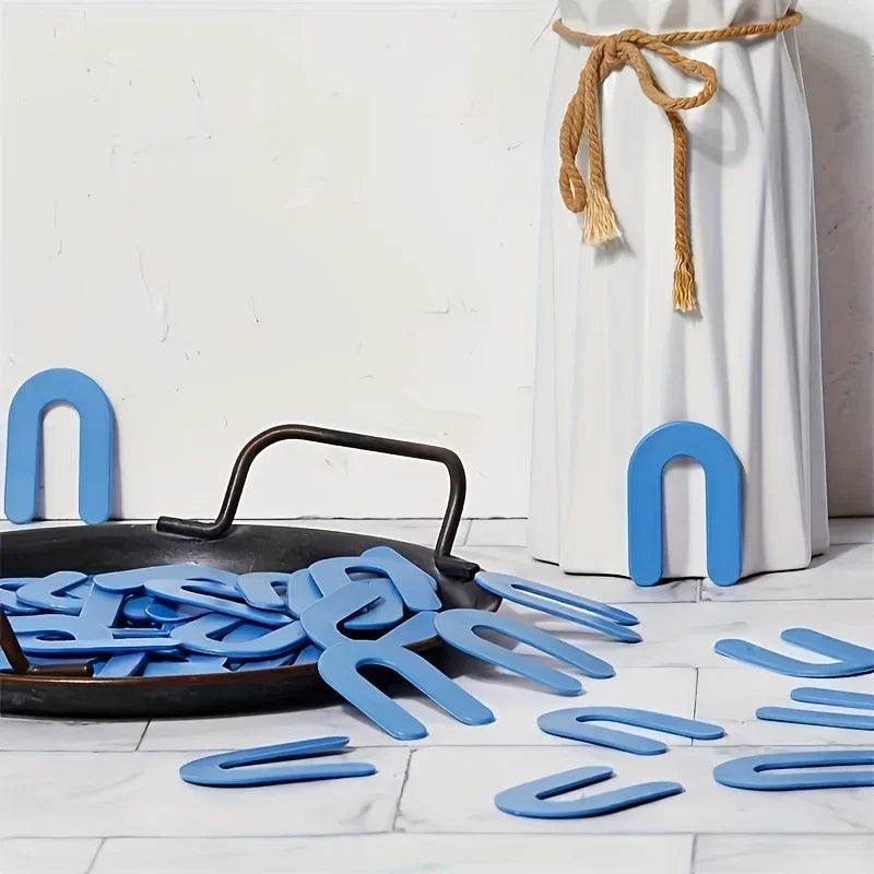 100Pcs blue U-shaped plastic horseshoe tile leveling washer, ideal for DIY and professional paving projects Qme