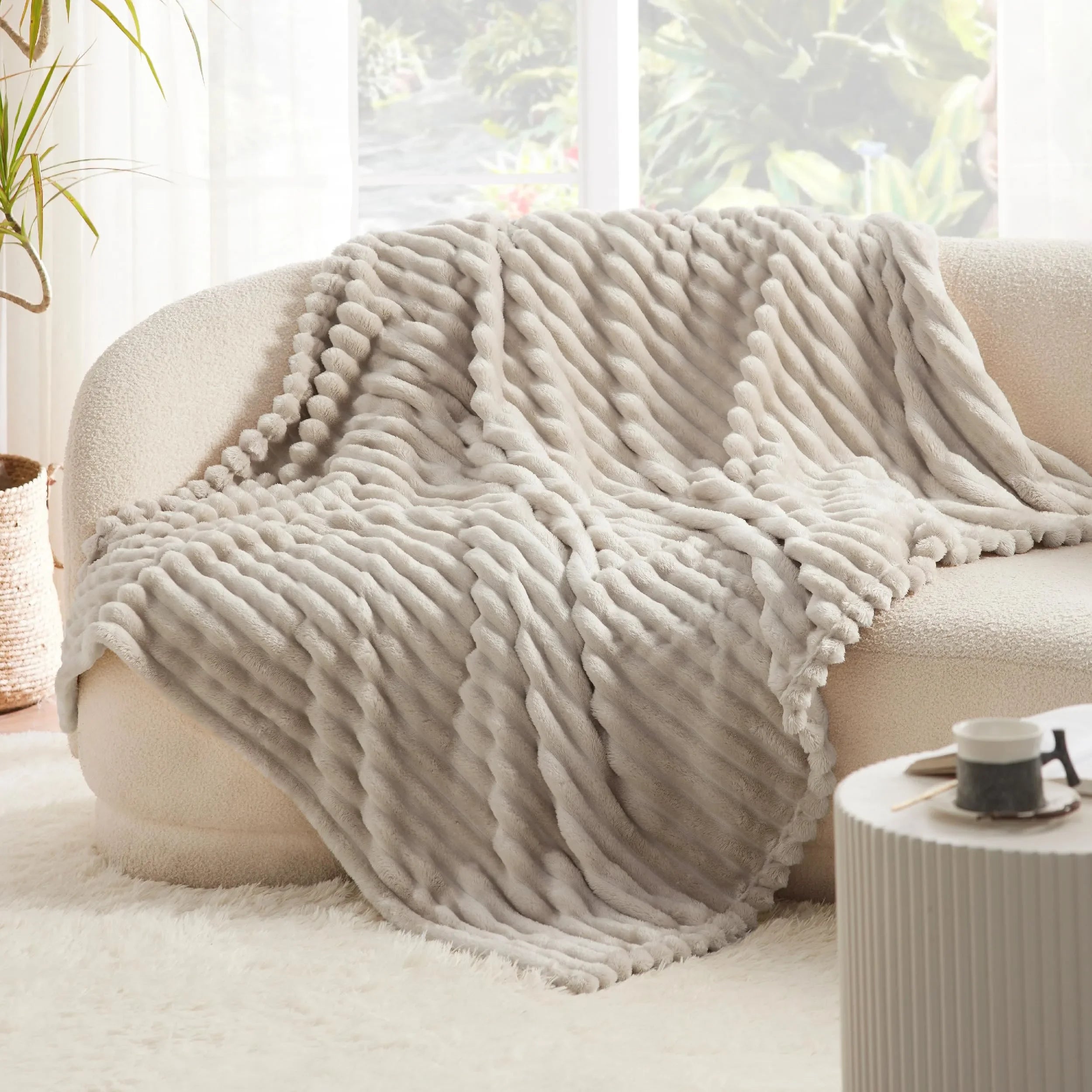 Artificial Rabbit Plush Autumn Warm Bed Blanket Soft Coral Plush Sofa Blanket Comfortable Thickened Bed Blanket Qme