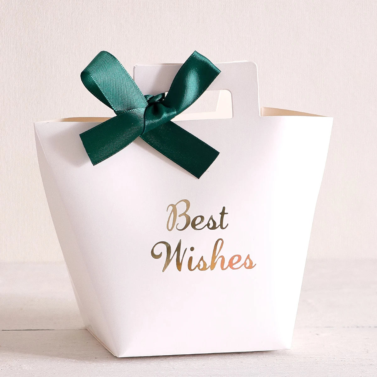 A Set of 5 Exquisite Mini Gift Boxes, Designed for Weddings, Decorated with Gold-Stamped "Best Wishes" and Ribbon Bows. Elegant and Refined, It Is the Perfect Choice for Weddings, Anniversaries, and Various Special Occasions. Qme 5Pcs-White-Green 11.5X10X4.5Cm Other
