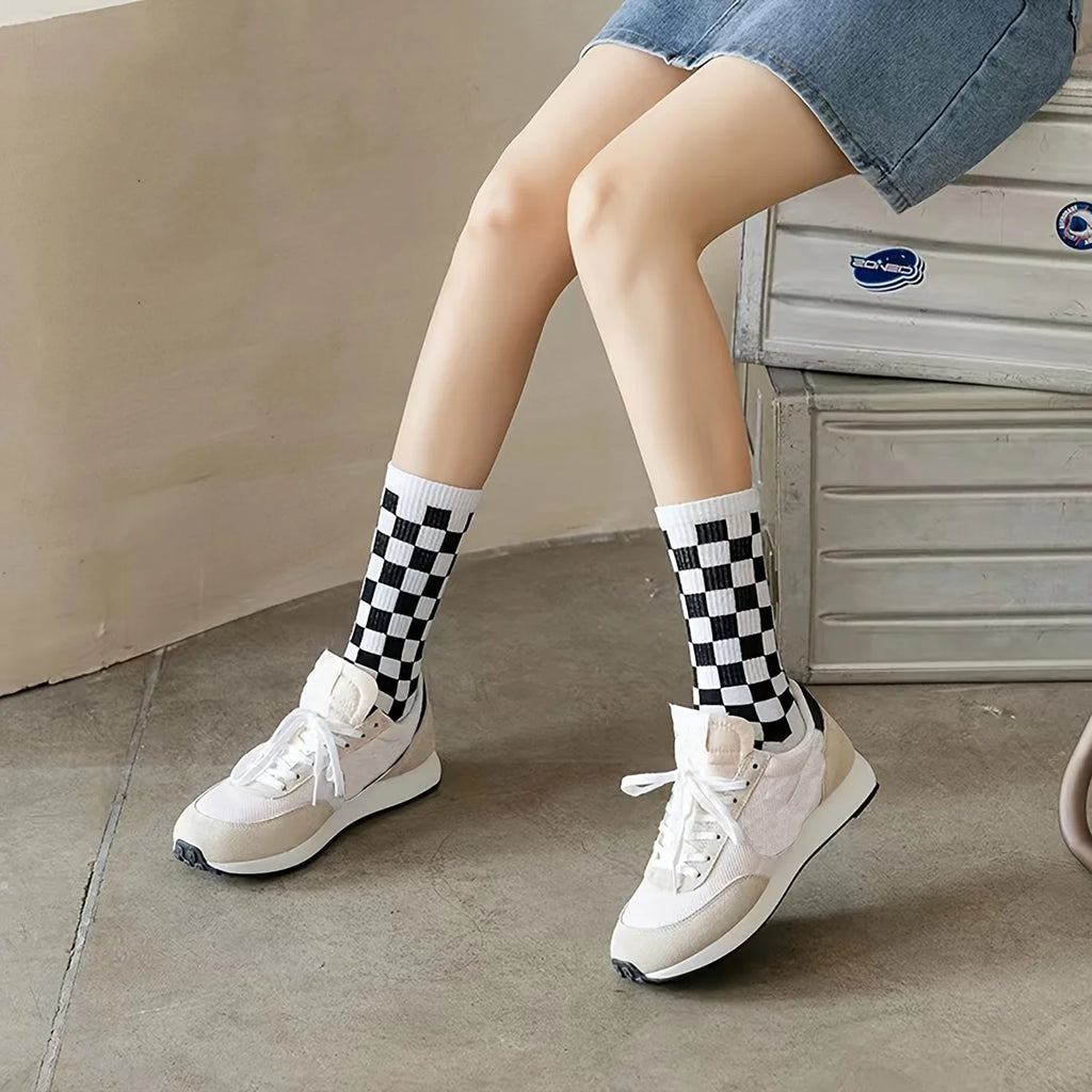 Fashion Harajuku Trends Checkerboard Socks,Black & White Geometric Checkered Socks, Hip Hop Cotton Print Skateboard Sock,Novelty Qme