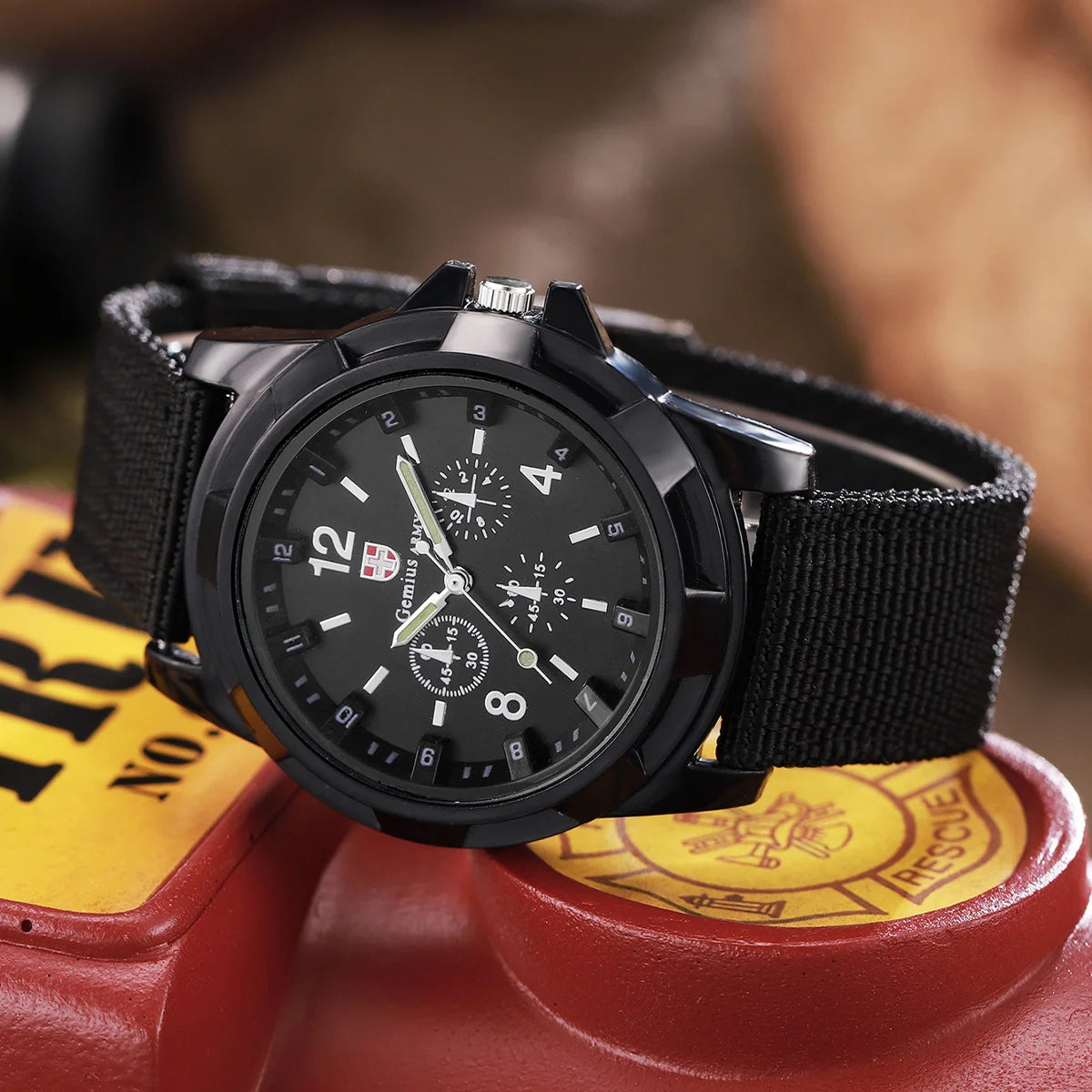 2026 Men's Multi-functional Outdoor Night Light Quartz Watch with Nylon Woven Band for Casual & Business Use Qme black