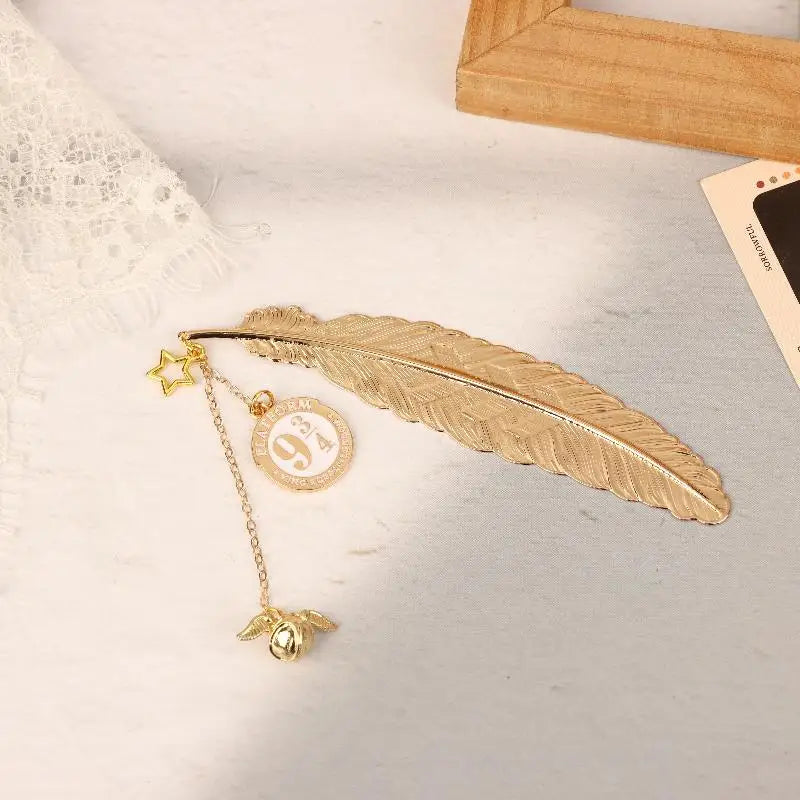 Bookmark Vintage Metal Plume Spherical Charm Golden Wings Book Lovers Qme