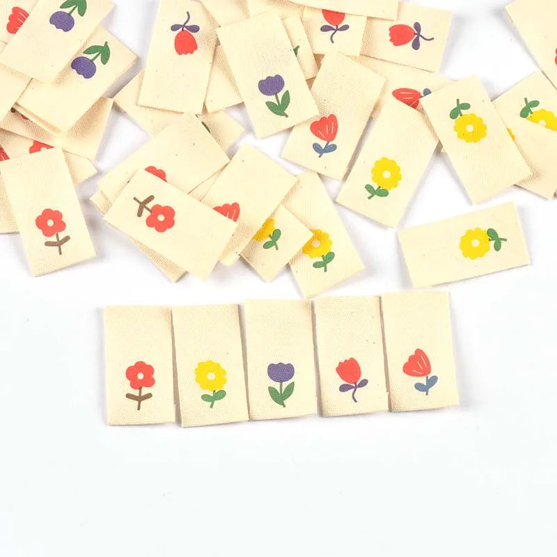 50pcs Colorful flower Printed Labels For Garment Sewing Accessories DIY Handmade Hats Bags Crafts Supplies Clothing Tags c3616 Qme random mixed