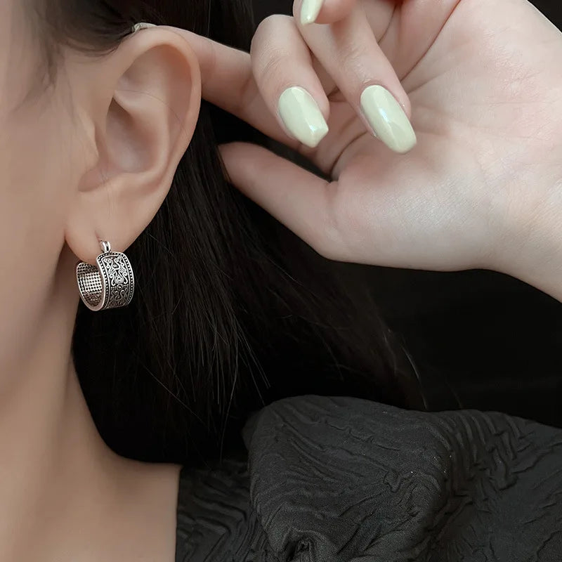 925 Sterling Silver Textured Flower Earrings for Women Gothic Vintage Simple Trendy Hypoallergenic Jewelry Party Accessories Qme