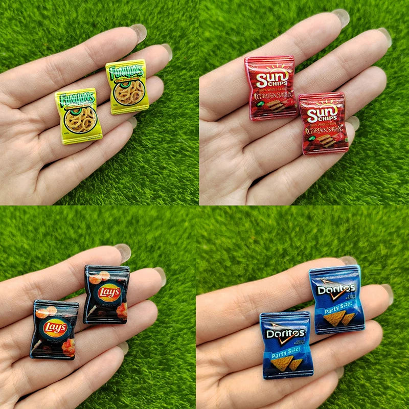 10Pcs Random Simulation Potato Chips Dollhouse Mini Snack Food Dollhouse Decorations Dolls House Accessories Pretend Play Toys Qme
