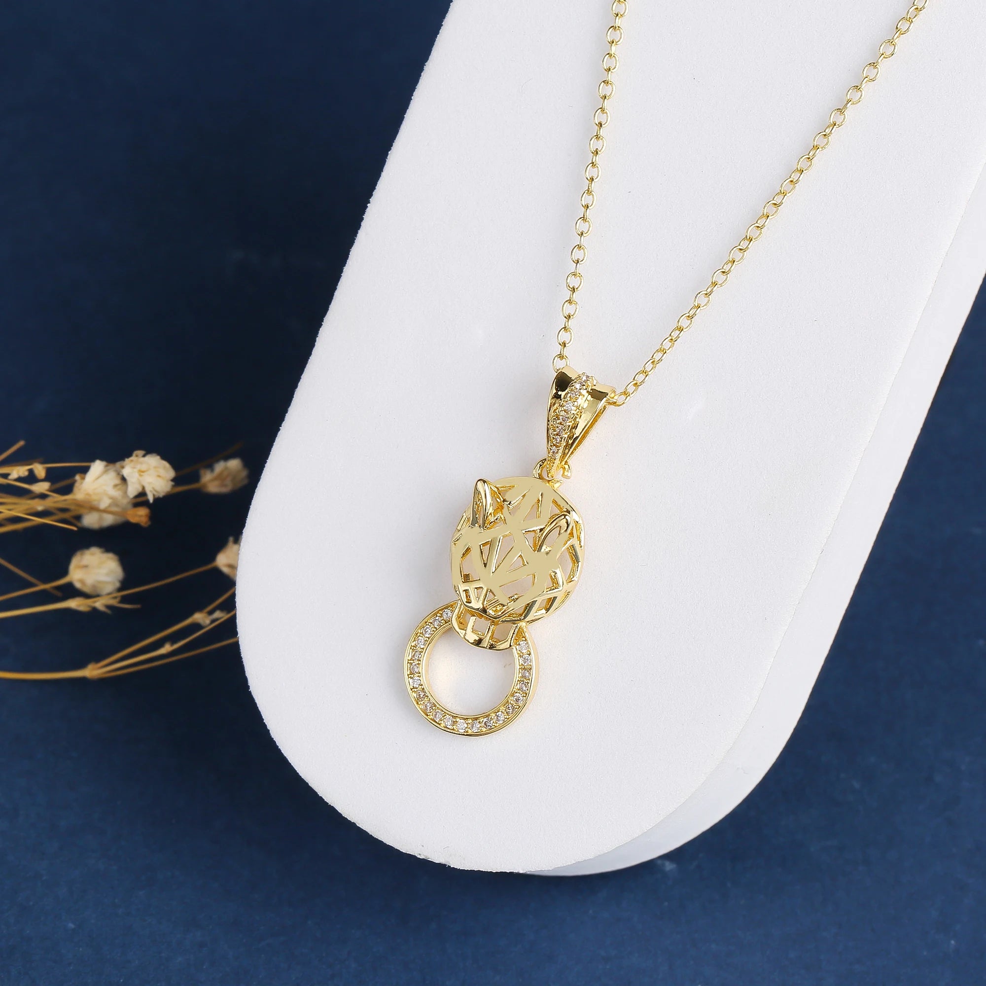 9 Style Luxury Shiny Zirconia Animal Puppy Elephant Leopard Pendant Necklace for Man Woman Party Gold Plated Jewelry Daily Wear Qme 2