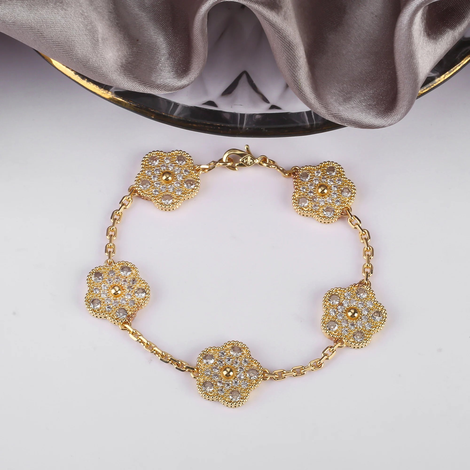Classic 10 Colors Five-leaf Flower Bracelet Simple Lucky Gold Silver