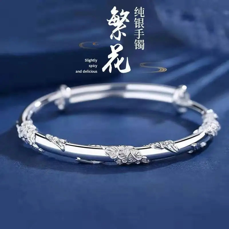 Embossed Flower Silver Plated Bracelet with Adjustable Floral Bangle for Fashionable Women's High-end Jewelry Accessories Qme