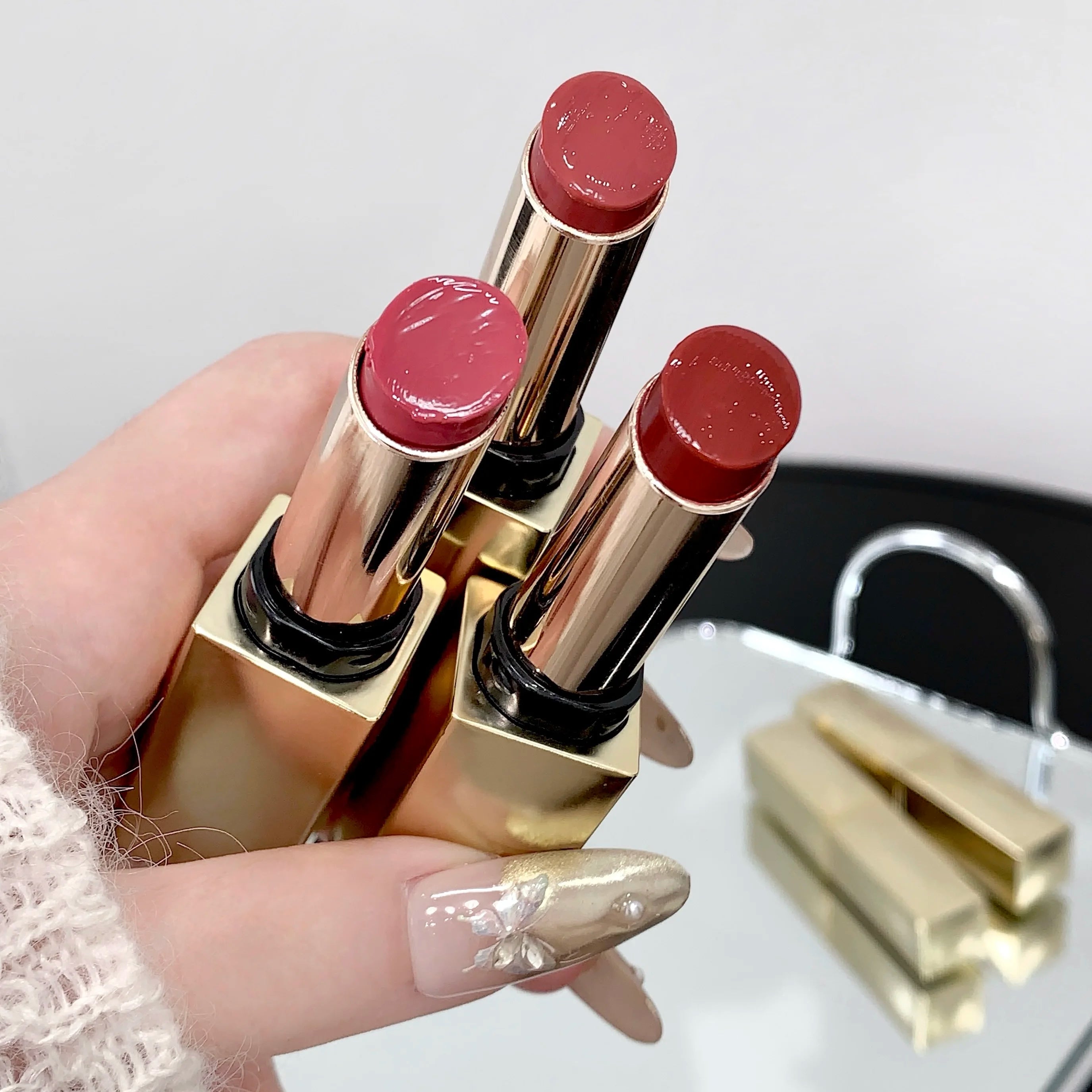 SHAQINUO Solid Lip Gloss Silky Glossy Luxurious Gold Lipstick Qme