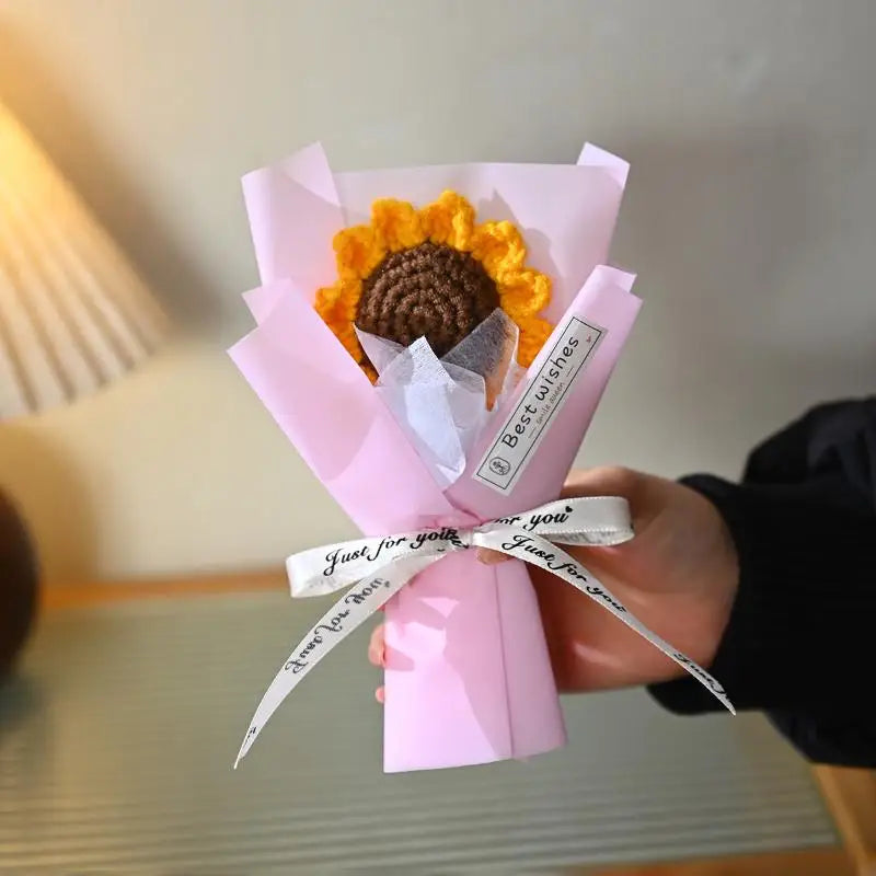 Mini Handmade Yarn Flower Bouquet Crochet Heart Valentine's Day Qme A3