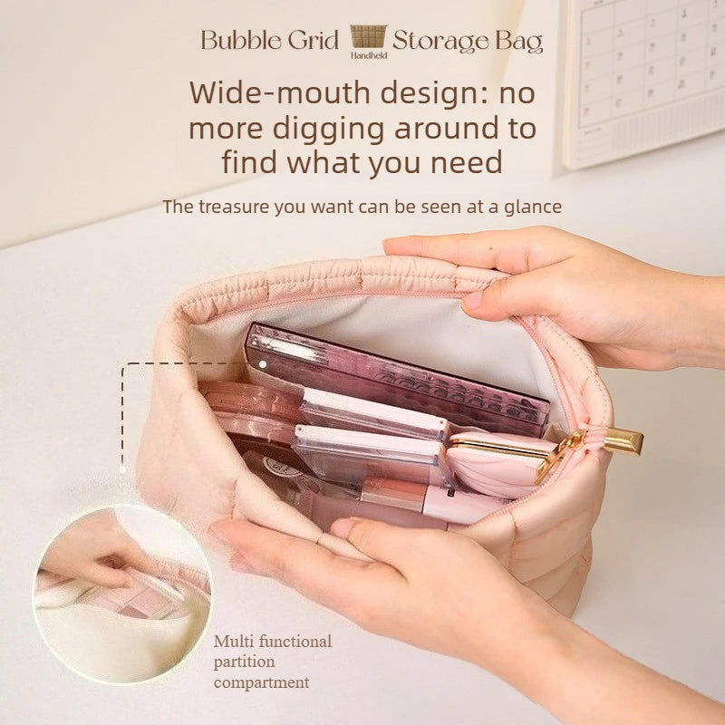 A New cute plush cosmetic bag, travel skin care product storage bag, high-looking female mobile phone large capacity storage bag Qme
